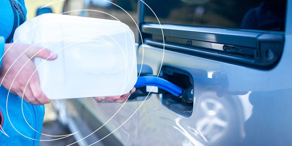 01-what-is-diesel-exhaust-fluid pouring diesel exhaust fluid